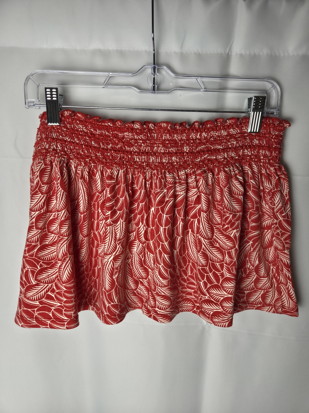 Robin Piccone Red Leaf-Print Smocked Waist Athletic Shorts